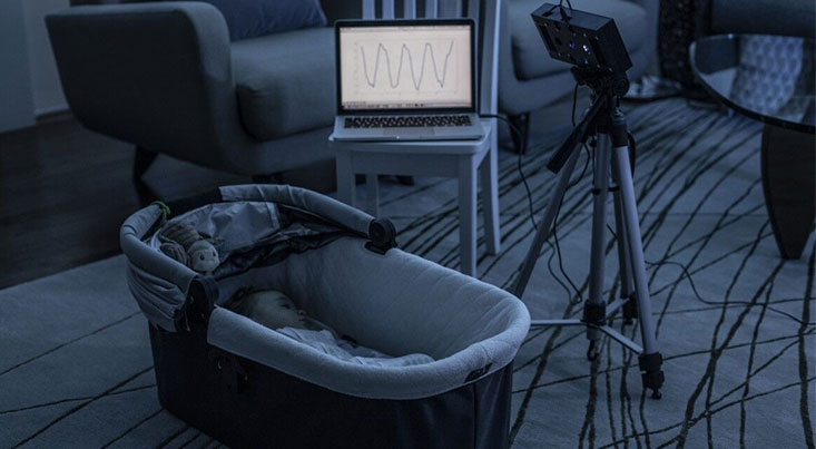 کنترل تنفس و حرکات نوزادان در خواب با استفاده از بلندگوی هوشمند